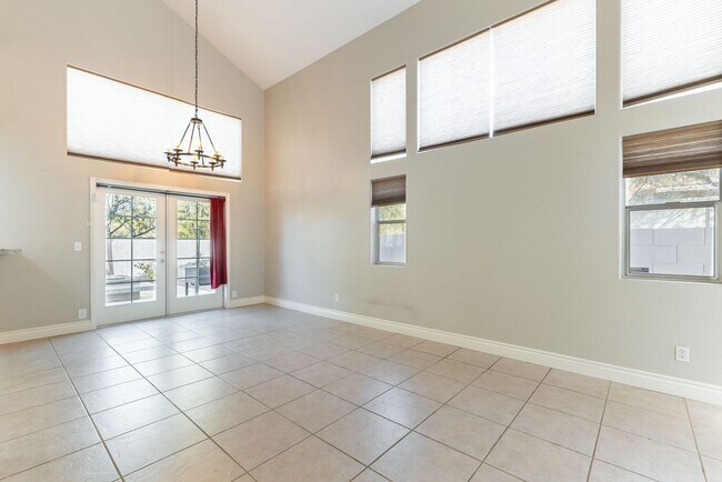 Foto del edificio - 4-Bed Green Valley Home with Private Pool ...