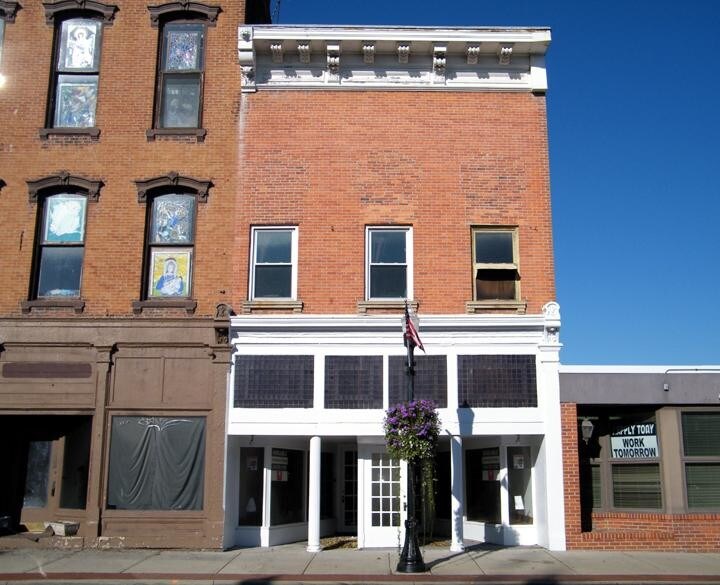 Primary Photo - 125 N Main St