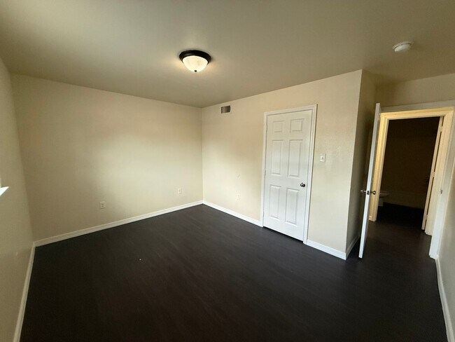 Foto del edificio - 1336 Jade Ave