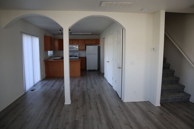 Foto del edificio - 2 story home in Sunshine Meadows