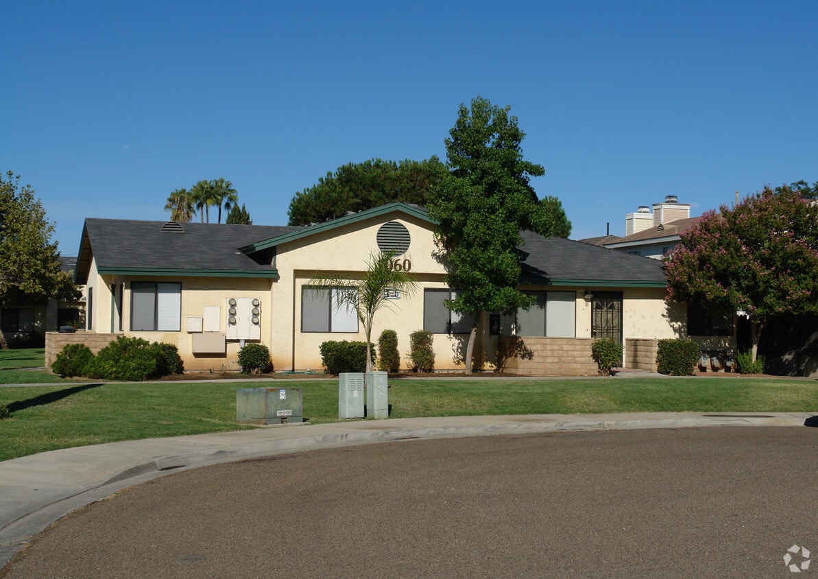 Building Photo - 1060 Billings St