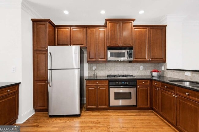 Building Photo - 5490 Glenridge Park NE