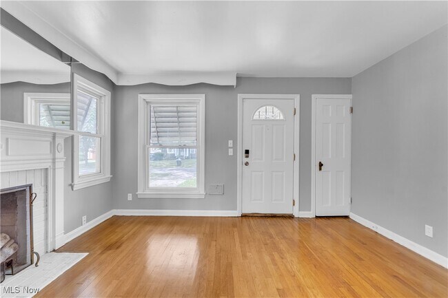Foto del edificio - 15904 Invermere Ave