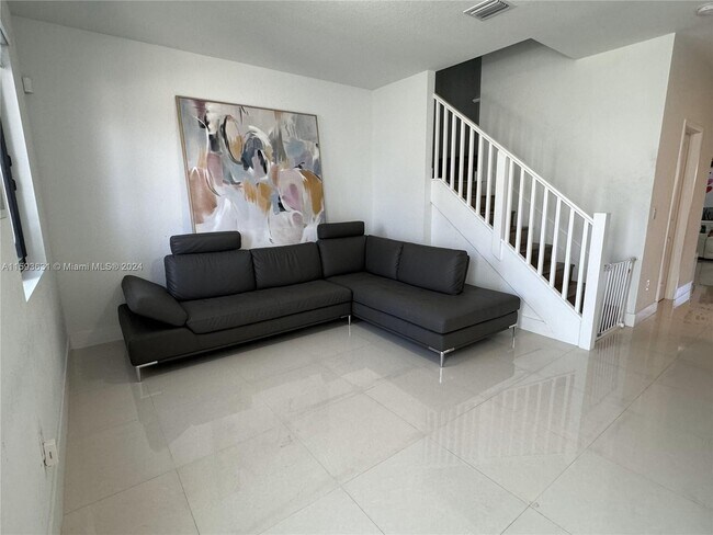 Building Photo - 15826 SW 136 Way