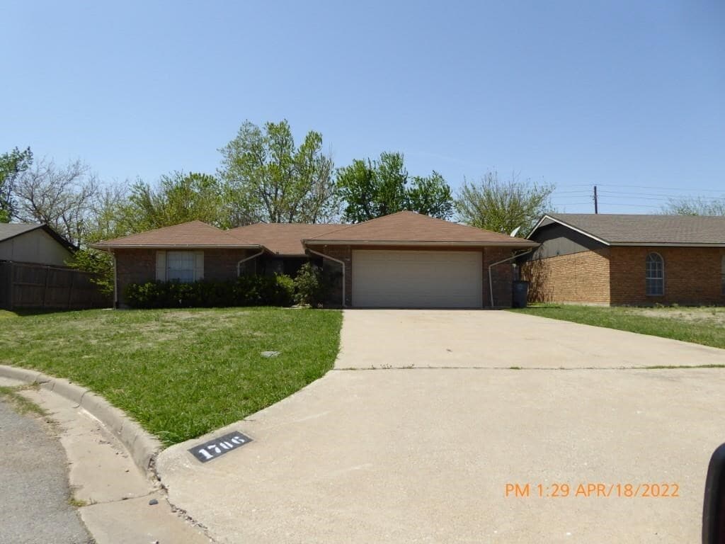 Primary Photo - 1706 NW Gray Warr Pl