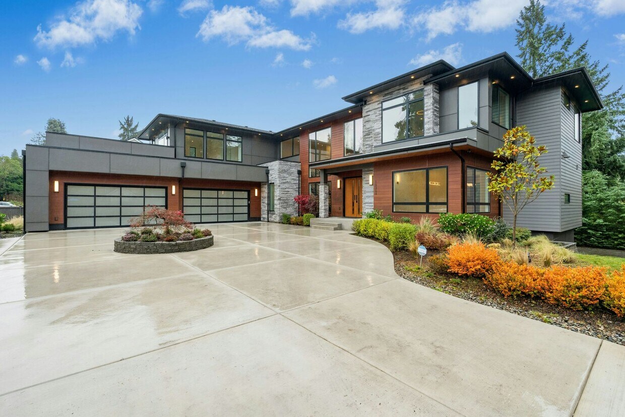 Foto principal - 5bd/6.5ba Bellevue Home