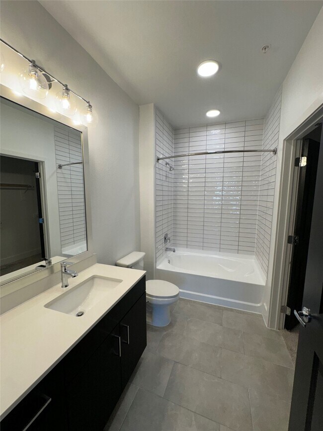 Building Photo - 6400 Washington Ave