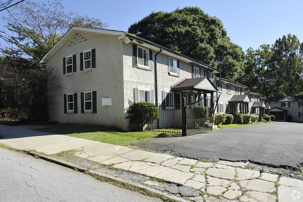 Foto del edificio - 395 James P Brawley Dr NW