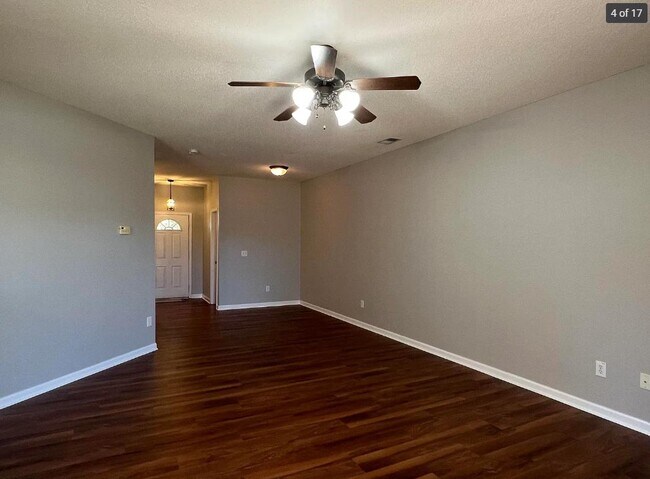 Building Photo - 128 Marshland Ln