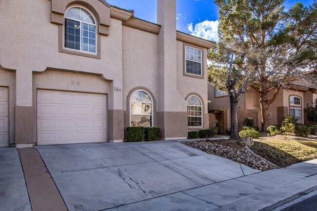 Foto del edificio - Remodeled 3 Bedroom Arroyo Mesa Townhome!