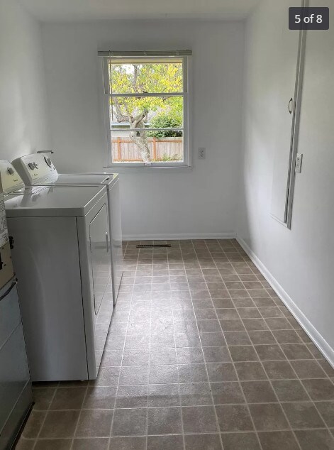 Foto del edificio - 18909 94th Ave W - 2 bedrooms