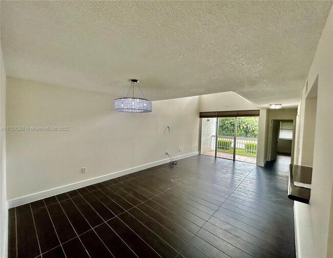 Foto del edificio - 4881 NW 97th Ct