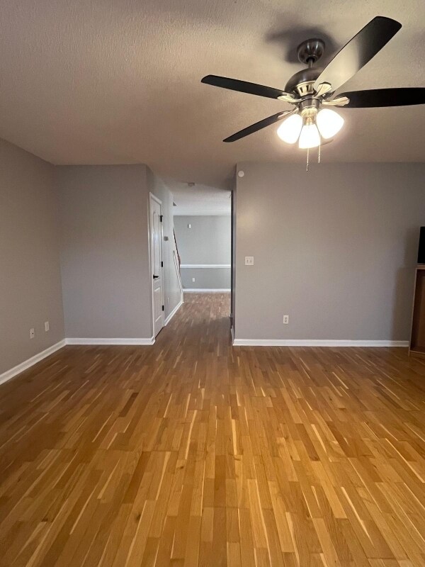 Foto del edificio - 530 City Park Dr