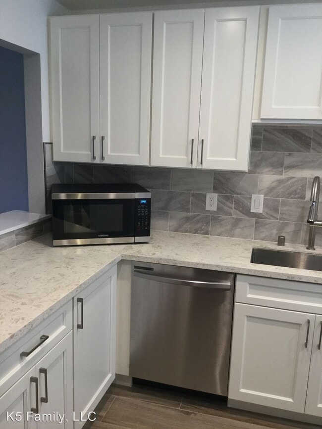 Building Photo - 2 br, 1.5 bath House - 1365 Tree Garden Place