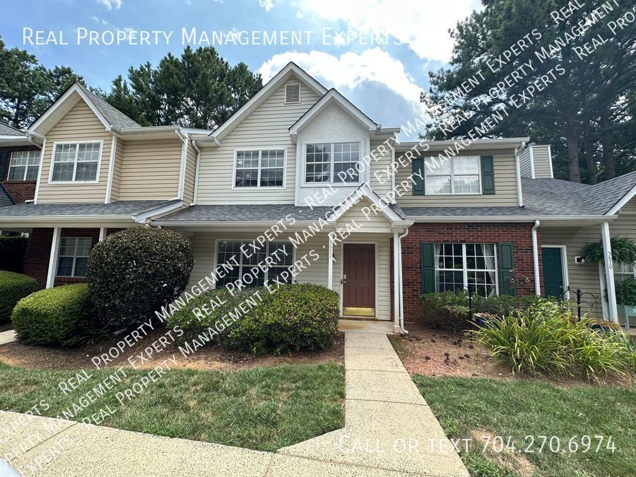 Primary Photo - Beautiful 3 BR/2.5 BA Townhouse in Prescot...