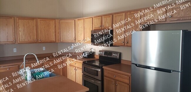 Building Photo - 3 Bed 2 Ba Home For Rent