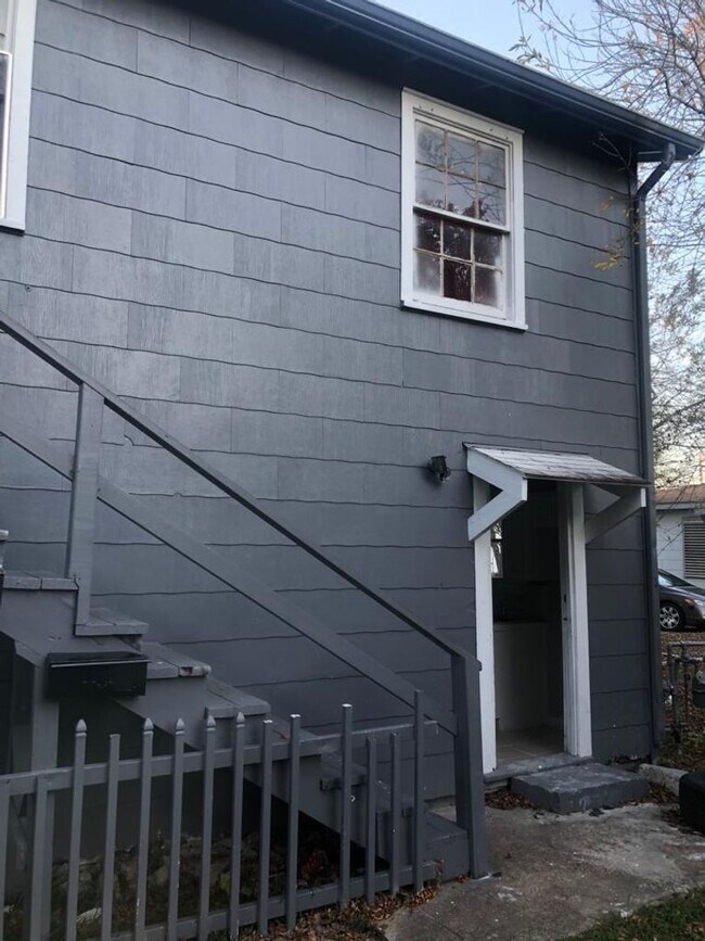 Building Photo - Your dream home awaits!