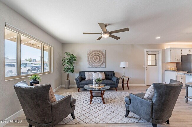 Foto del edificio - 7526 E McKinley St