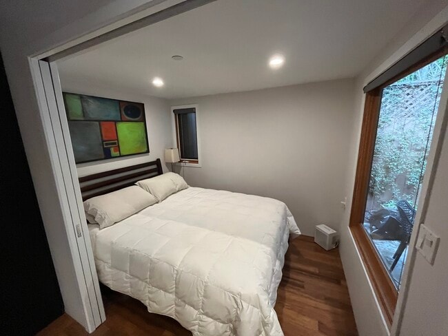 Building Photo - 367 Huntley Dr