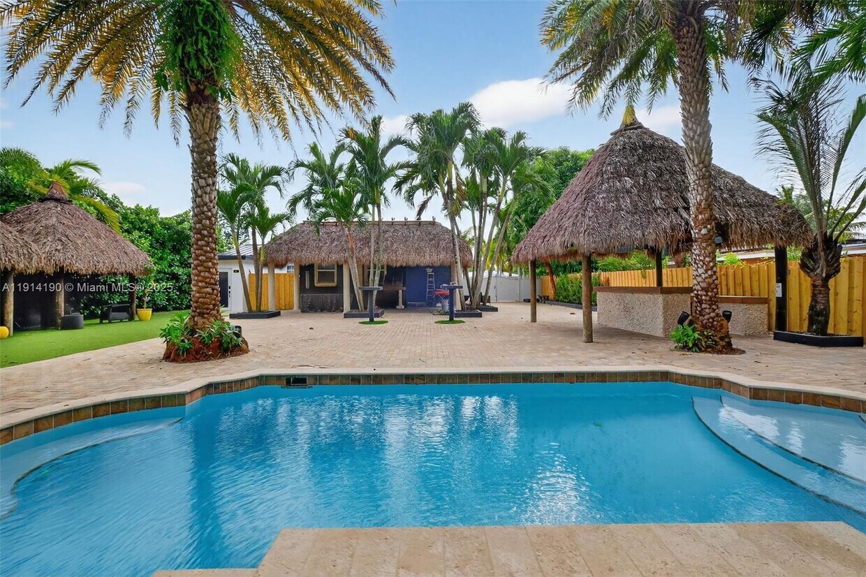 Foto principal - 465 NW 153rd St