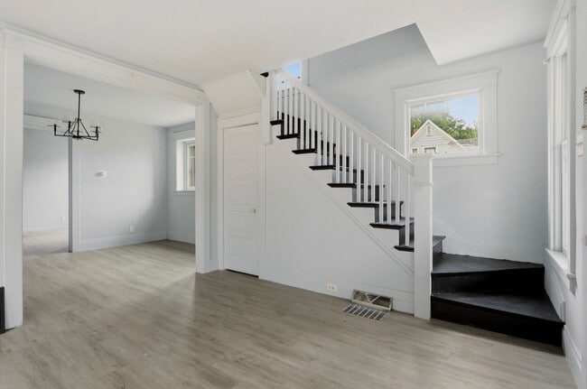 Building Photo - Updated 3BR Home – Renovated Kitchen & Detached Garage