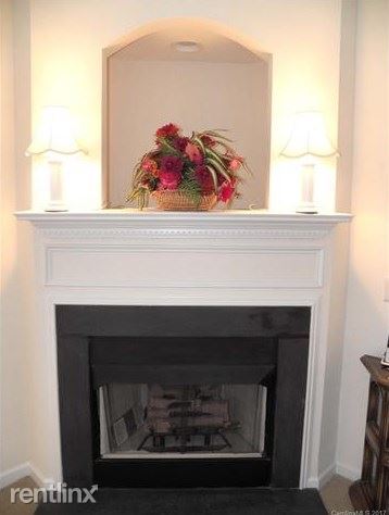 Foto del edificio - 17030 Commons Creek Dr