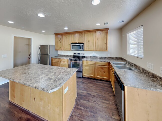 Building Photo - 3557 S White Tail Trl