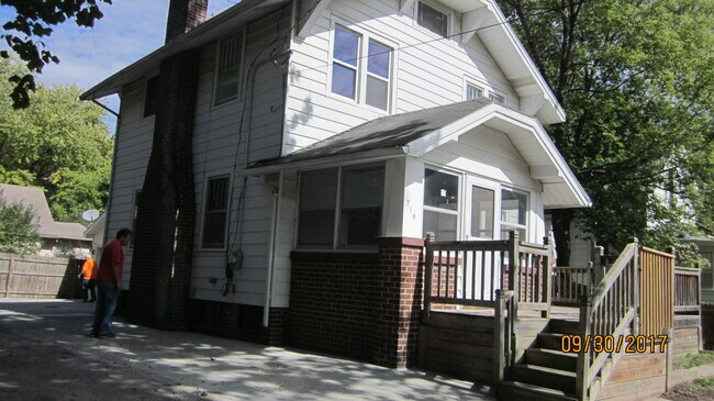 Foto del edificio - 719 Douglas Ave
