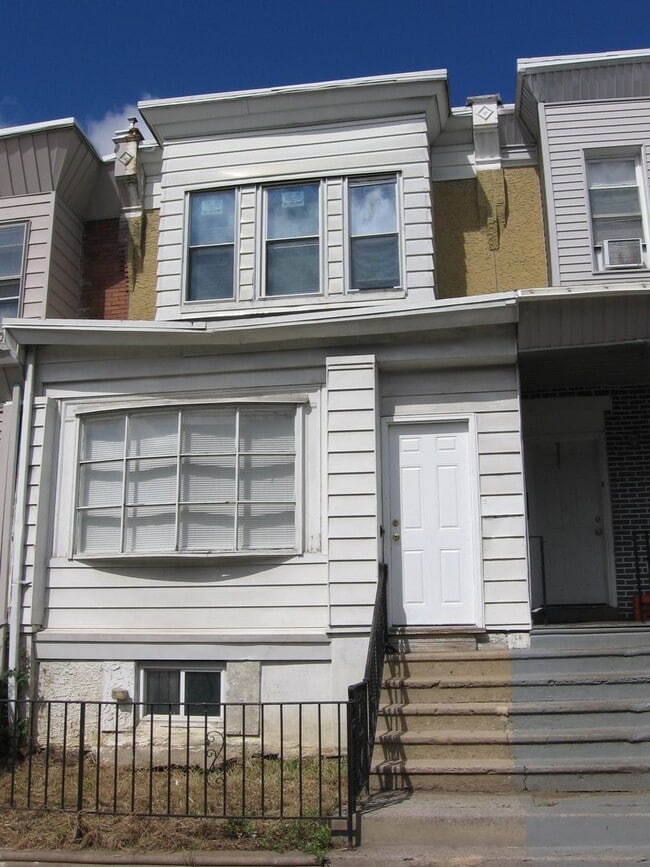 Building Photo - 5323 Malcolm St