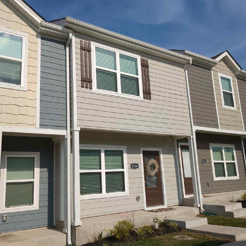 8104 Logan Dr, La Vergne, TN 37086 Condo for Rent in La Vergne, TN