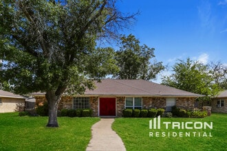 Building Photo - 600 Spring Willow Dr