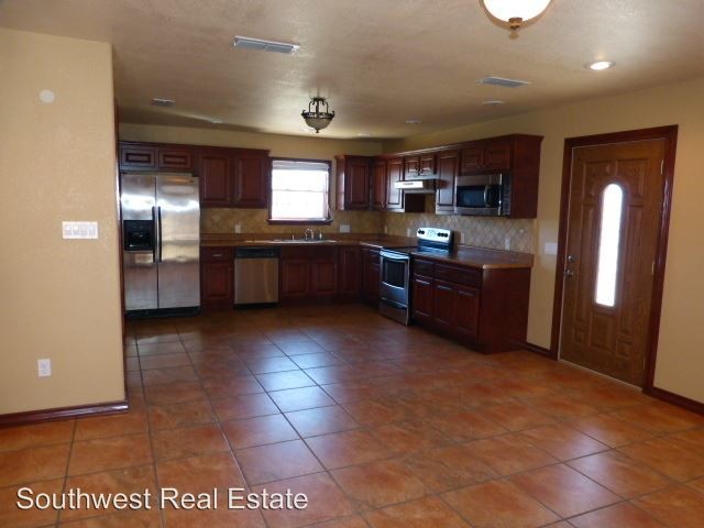 Building Photo - 2 br, 1 bath Apartment - 410 Eunice