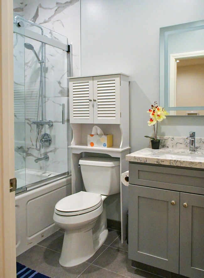 Sistema de ducha Grohe con lluvia + ducha de mano - 2011 S West View St
