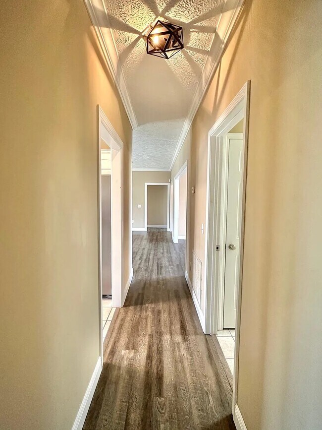 Foto del edificio - 1305 Sutherland Ct