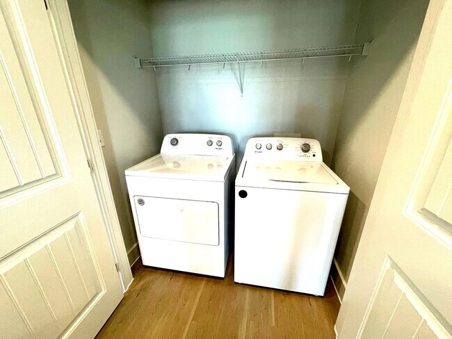 Foto del edificio - 350 Star Ranch Blvd