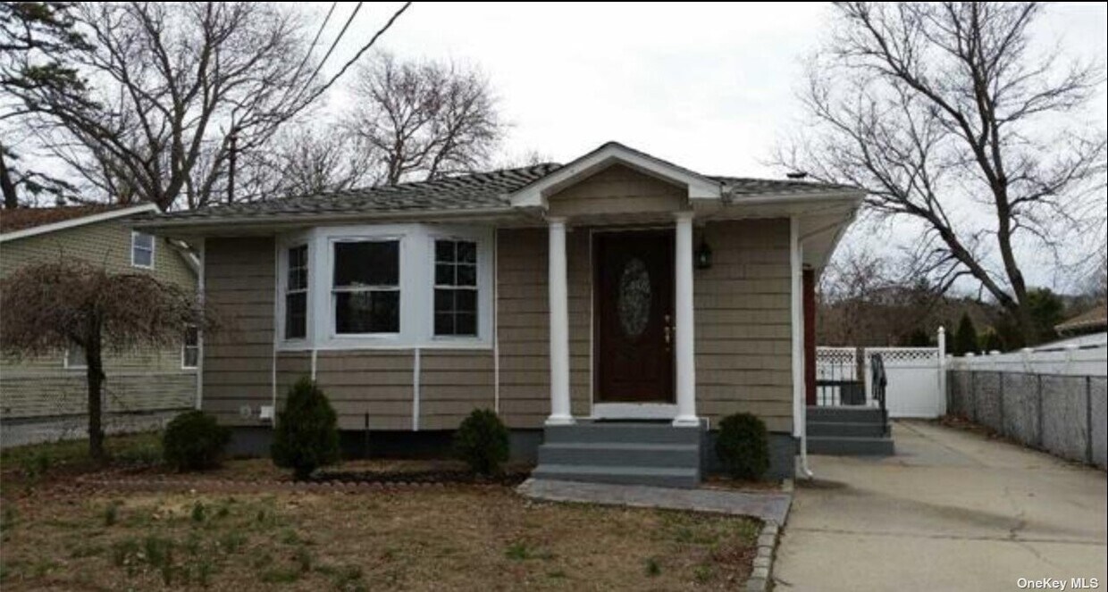 66 Cedarhurst Ave, Selden, NY 11784 House Rental in Selden, NY
