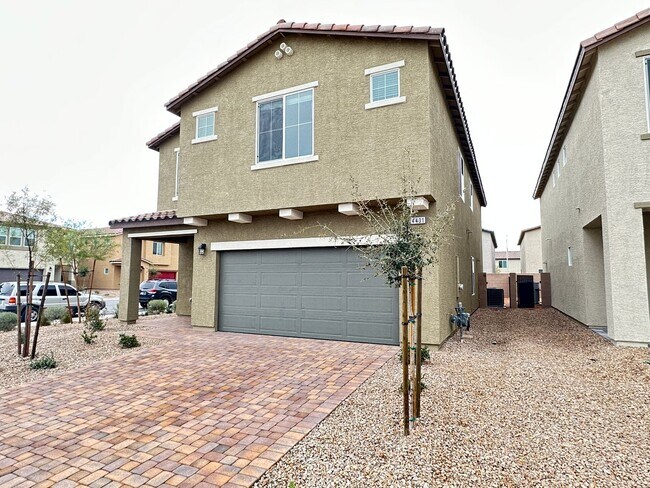 Building Photo - Decatur & Silverado Ranch