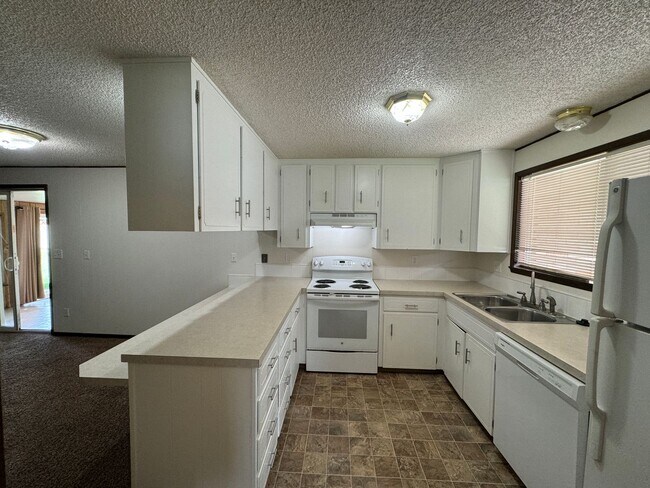 Building Photo - Non-Refundable & Security Deposit Total: $...