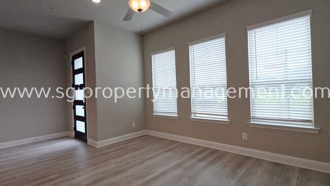 Foto del edificio - 12976 Rockham Ln