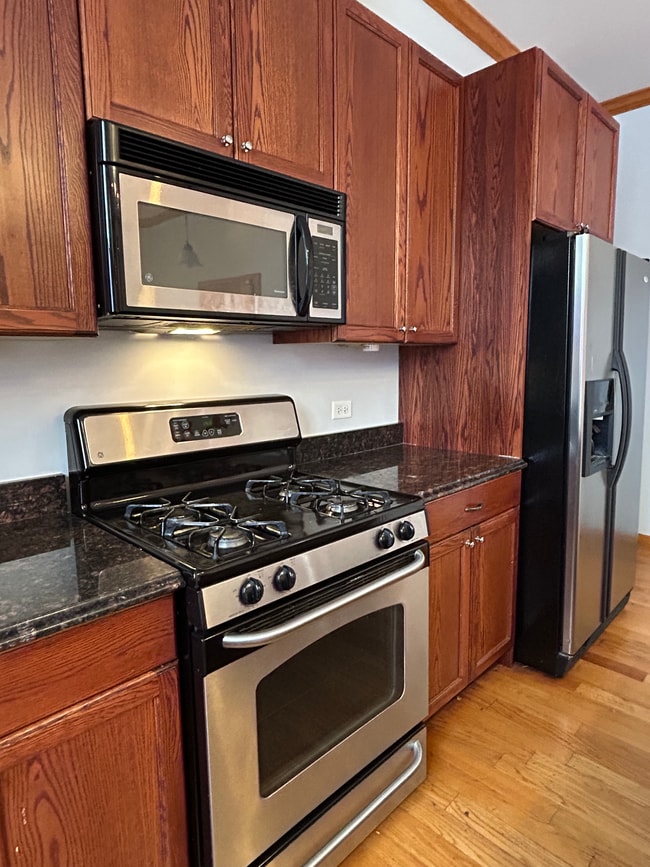 Kitchen - 1901 S May St