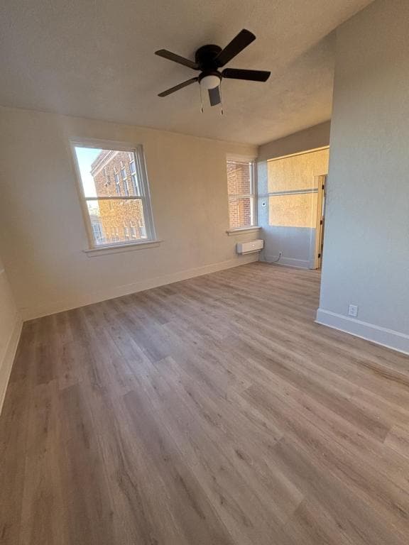 Foto del edificio - 404 E Bond St