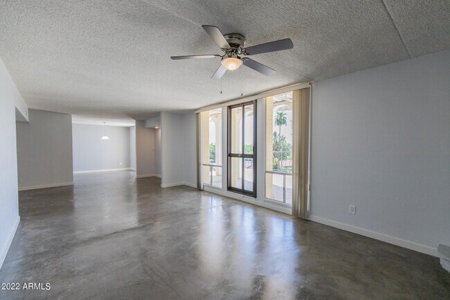 Foto del edificio - 6502 N Central Ave