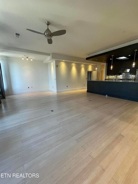 Building Photo - 106 W Summit Hill Dr SW