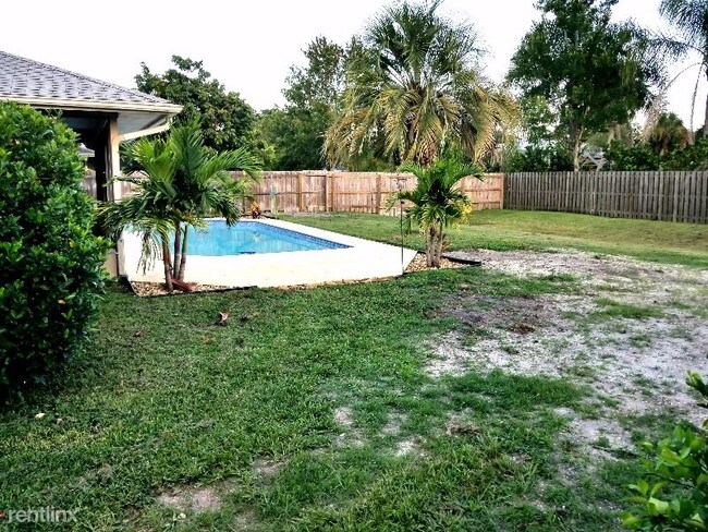 Building Photo - 4 br, 2 bath House - 1121 Woodsmere Pkwy