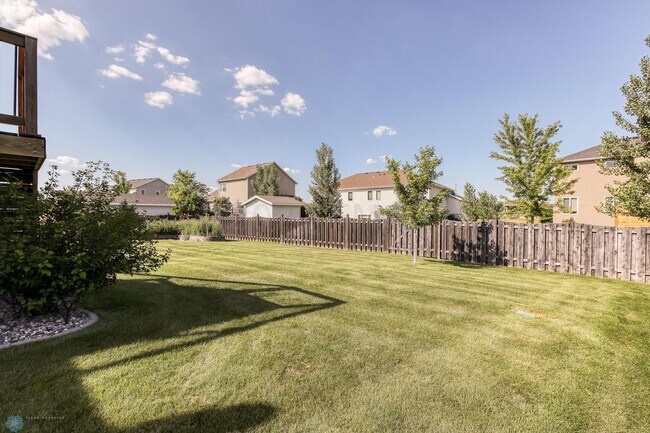 Building Photo - Single Family Home - For Rent 8/1 - BEAUTI...
