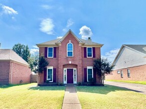 Building Photo - 826 N Ericson Rd