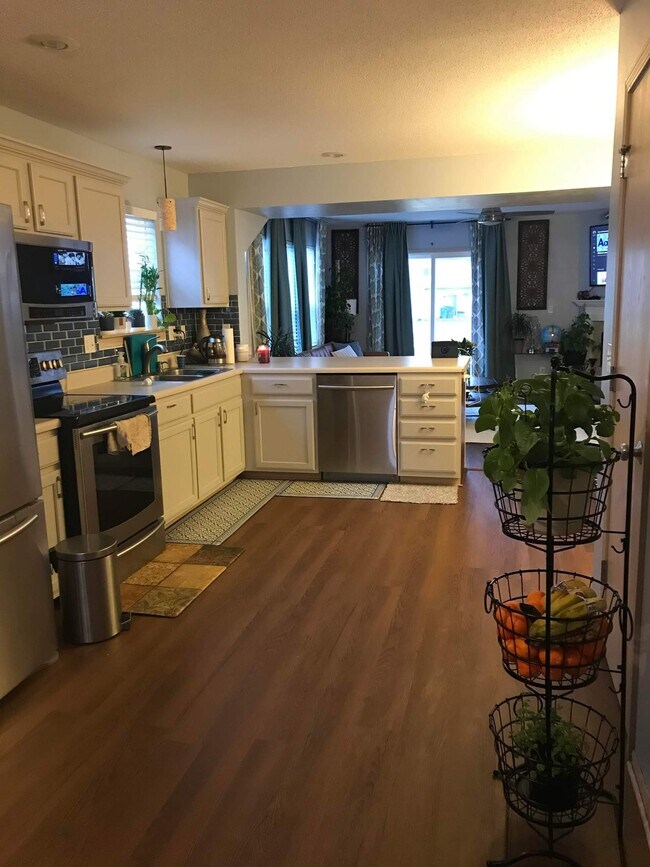 kitchen - 2111 SW Gooseberry Ln