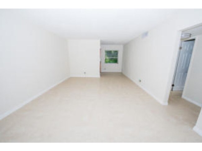 Foto del edificio - 125 W Hidden Valley Blvd