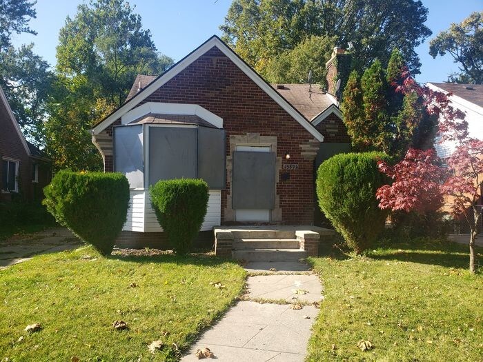 Primary Photo - Large 3 bedroom Bungalow