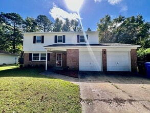 Building Photo - 3237 Sir Meliot Dr